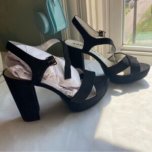 Anne Klein Platform Heels Size 9